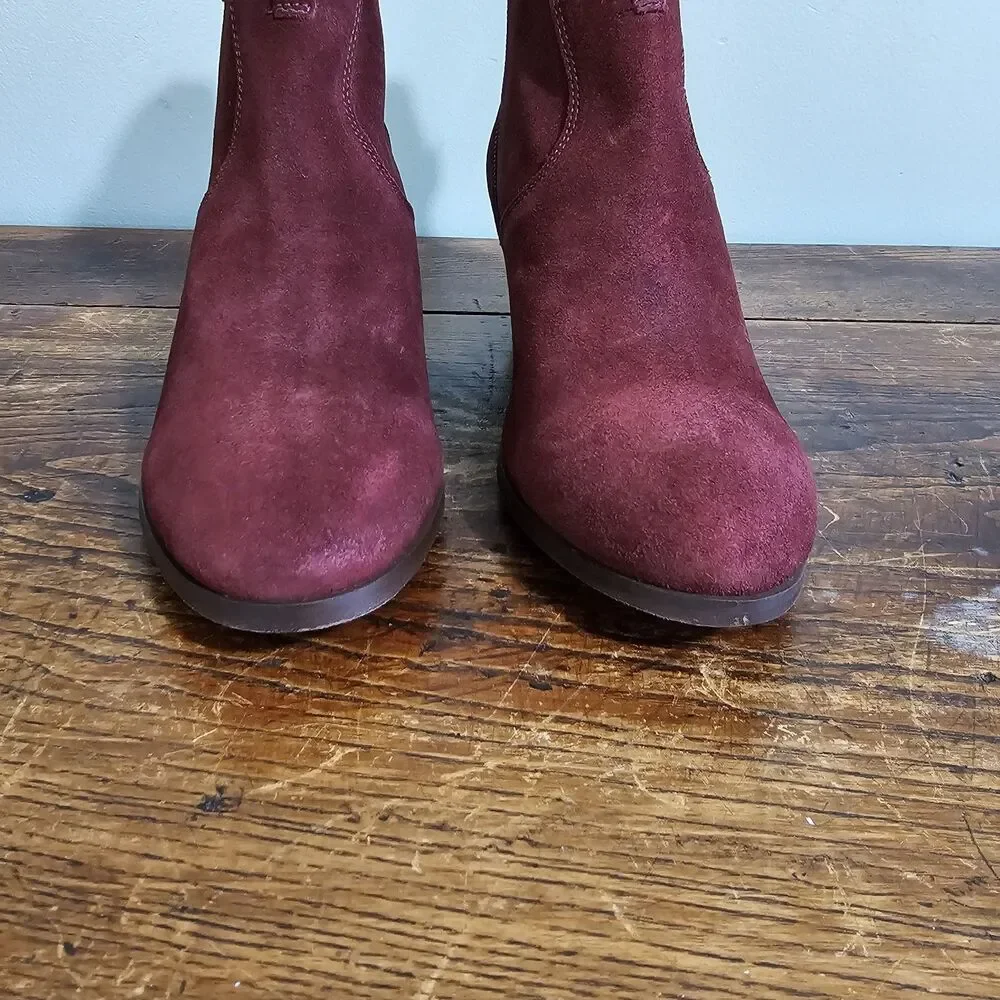 Diba Sleek Burgundy Almond Toe‎ Suede Bootie Size 9